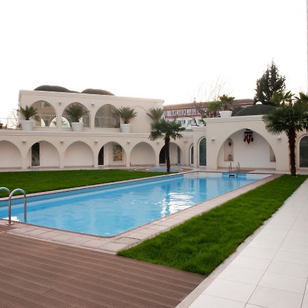 Holiday Inn Istanbul City By Ihg Facilities photo The swimming pool