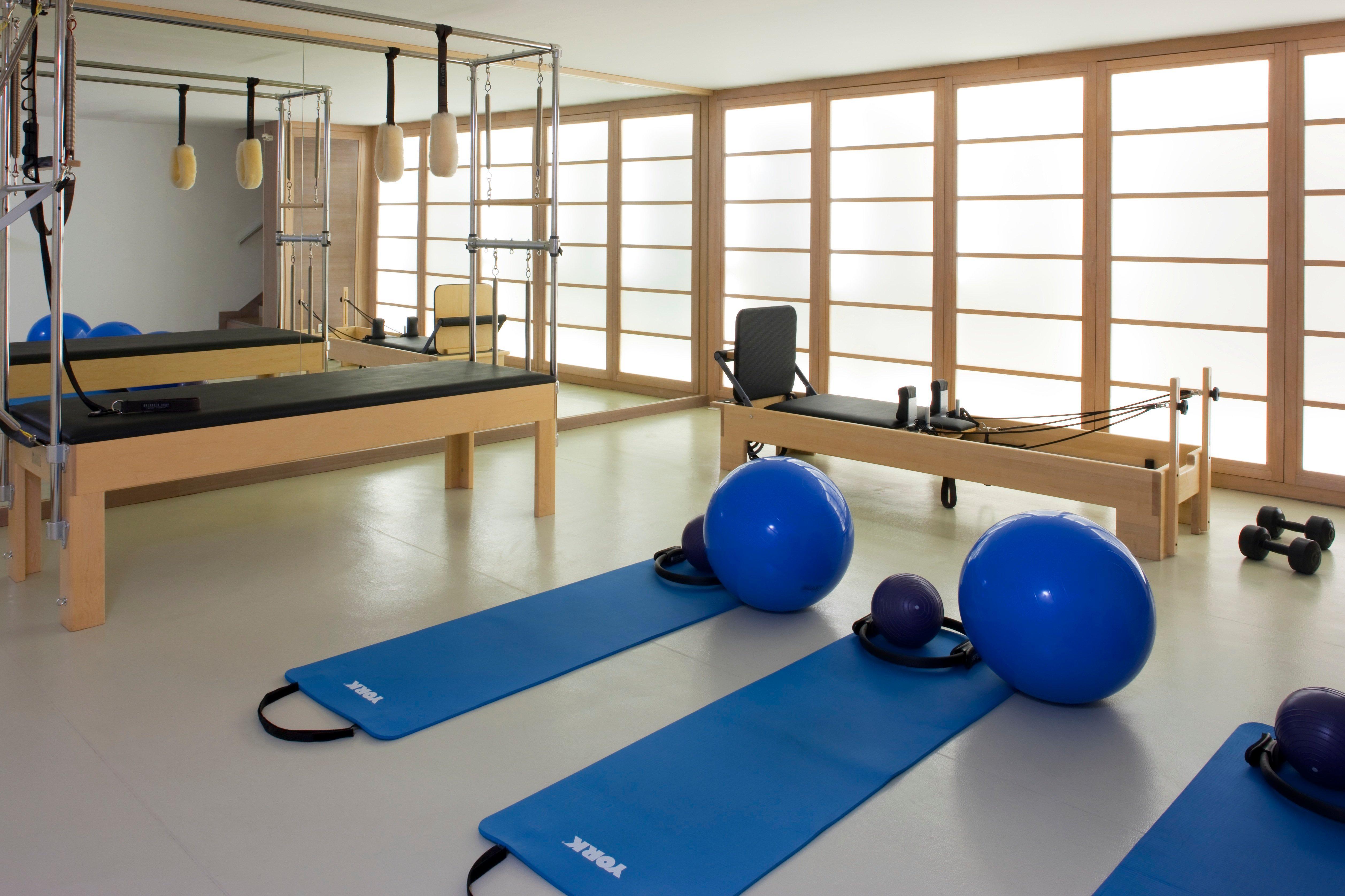 Holiday Inn Istanbul City By Ihg Exterior photo A Pilates studio