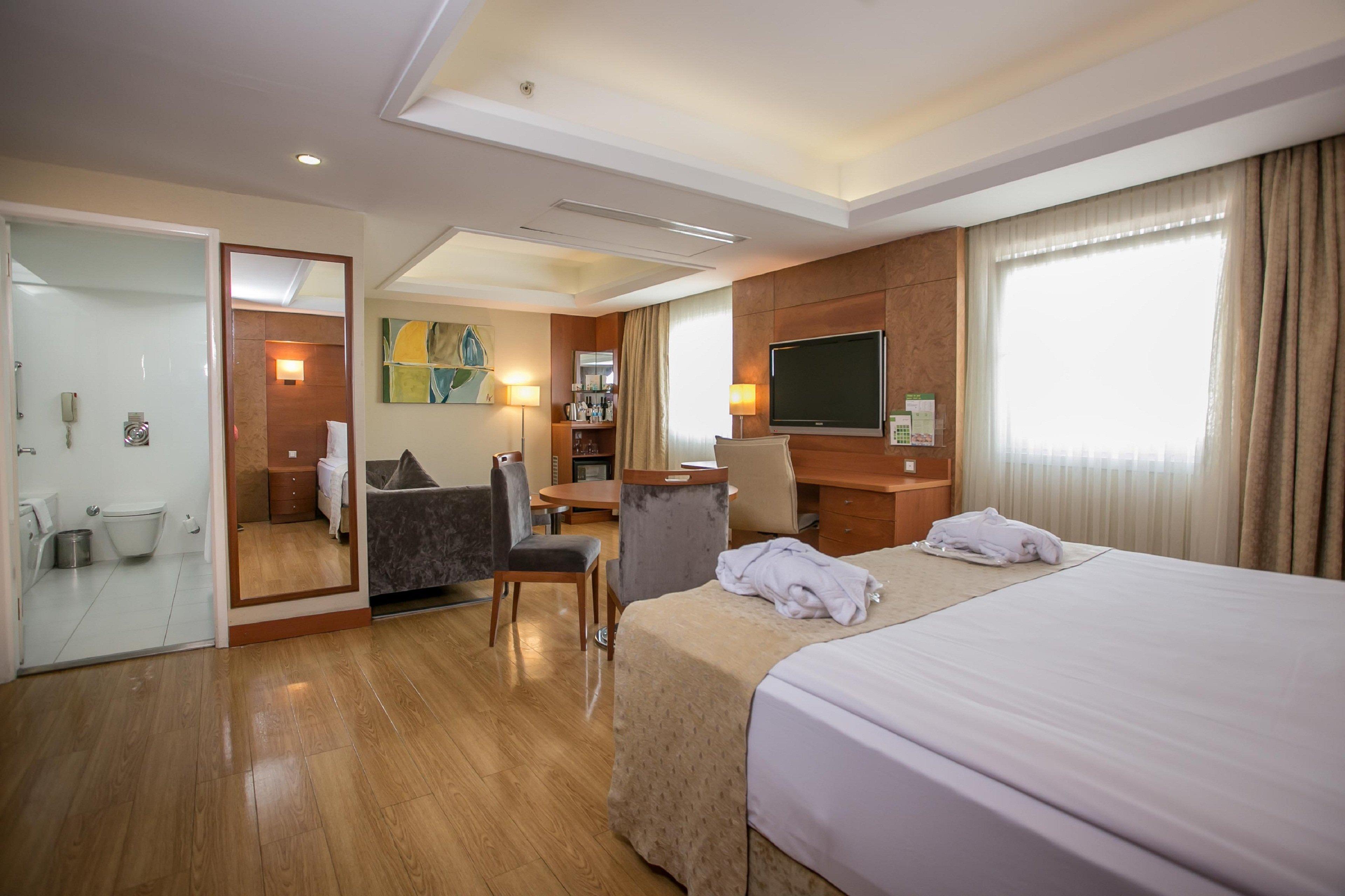 Holiday Inn Istanbul City By Ihg Exterior photo Suite