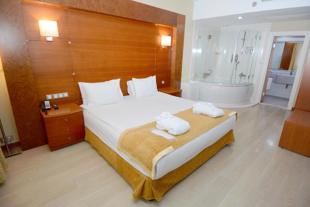 Holiday Inn Istanbul City By Ihg Exterior photo A hotel room