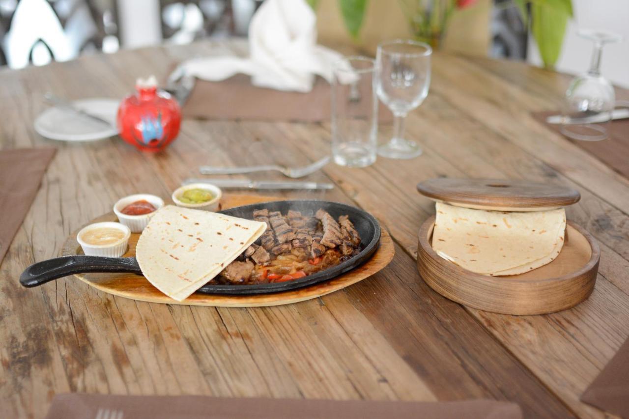 Holiday Inn Istanbul City By Ihg Exterior photo A steak fajita