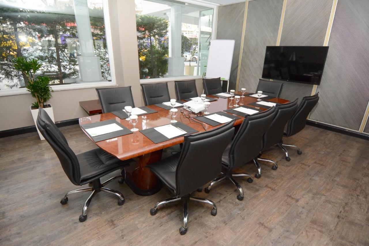 Holiday Inn Istanbul City By Ihg Exterior photo A boardroom table